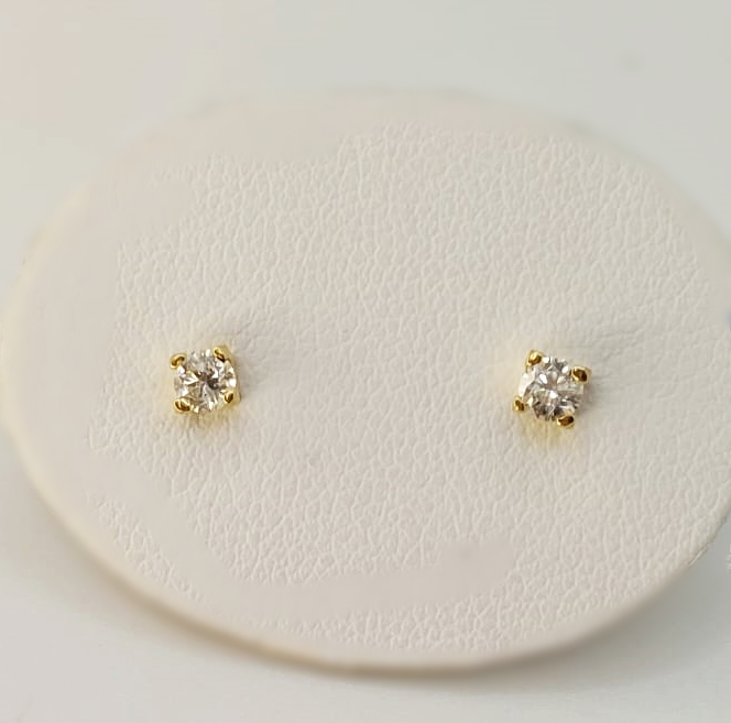 WhatsApp Image 2026-06-12 at 17.43.13 Punti luce diamanti oro giallo 18 kt